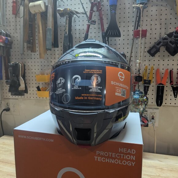 Schuberth C5 Motorcycle helmet - Picture 9 of 13